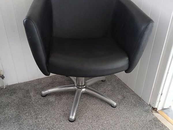 Hydraulic hairdressing chair - Main image