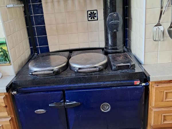Stanley oil fired cooker and central heating unit - Main image