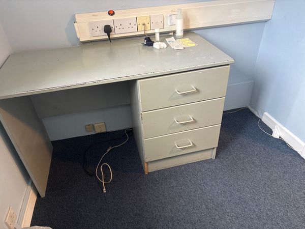 Office desk - Main image