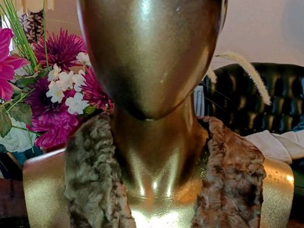 Real fur hat and collar - Main image