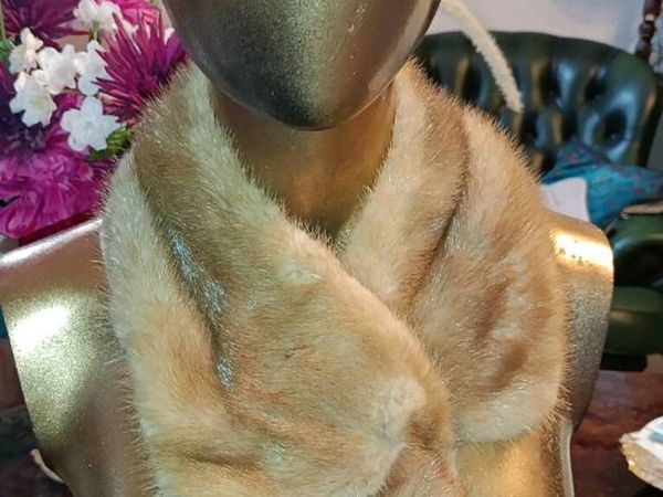 Elegant Real fur stole - Main image