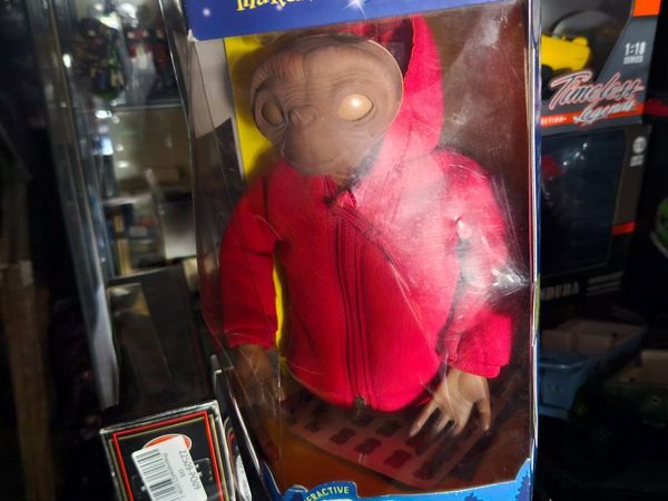 Vintage ET Extra Terrestrial Figure - Main image
