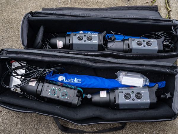 4 BOWENS STUDIO LIGHTS - Main image