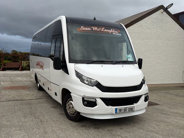 Iveco Caetano 33 seater - Main image
