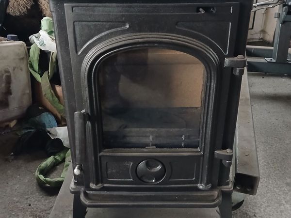 Henley Erin 8 kw solid fuel stove - Main image