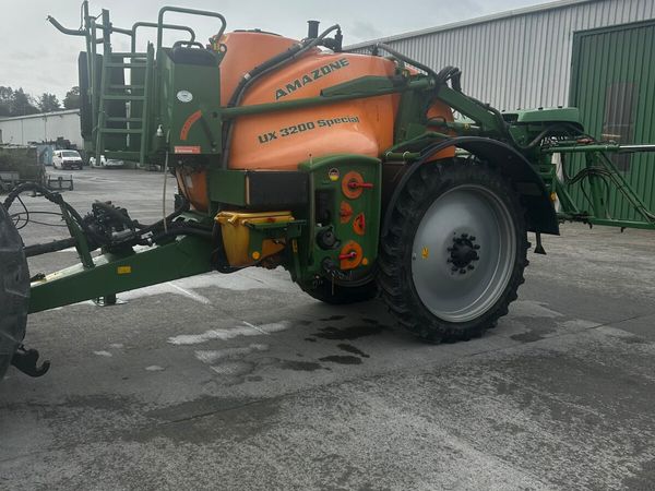 Amazone sprayer - Main image