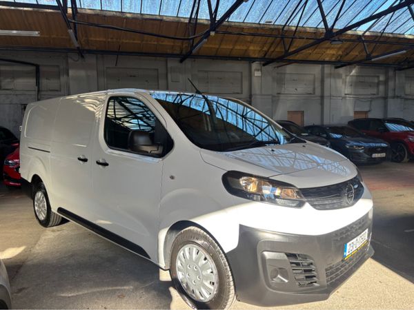 Opel Vivaro L2H1-1.5 100PS-6SP MAN 2DR THIS PRICE - Main image
