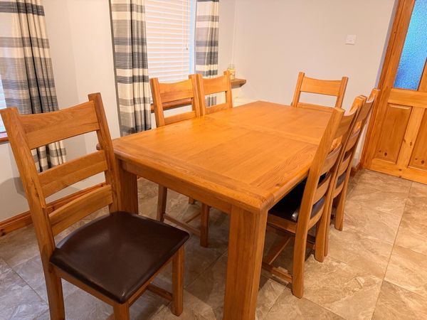 Solid oak extendable table - Main image