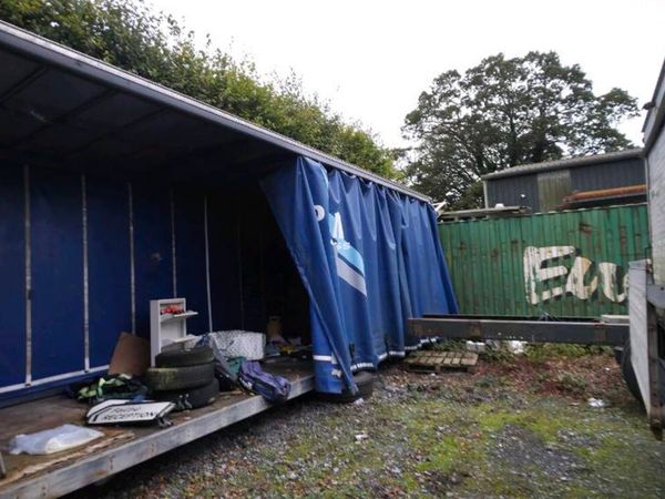 Curtain-sider storage 28ft Truck body - Main image
