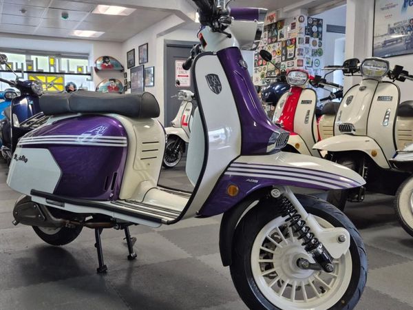 Vespa 50cc scooters at scooter island - Main image
