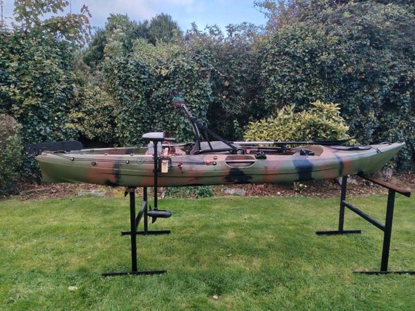 12 ft fishing kayak with motor +battery - Main image