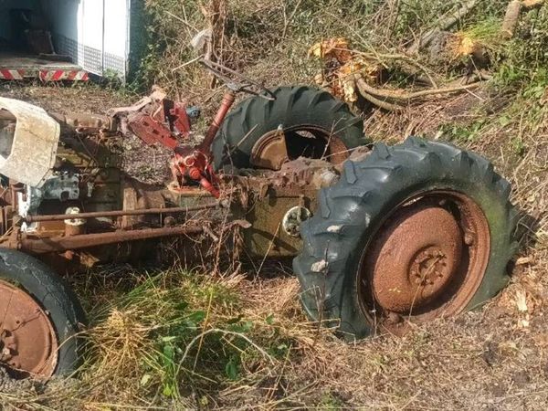 Massy Ferguson 135

For parts - Main image
