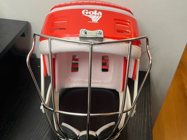 Red gola helmet - Main image