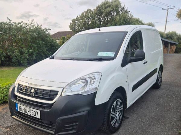 2018 Peugeot Partner - Main image
