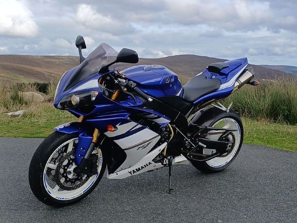 YAMAHA R1 - Main image