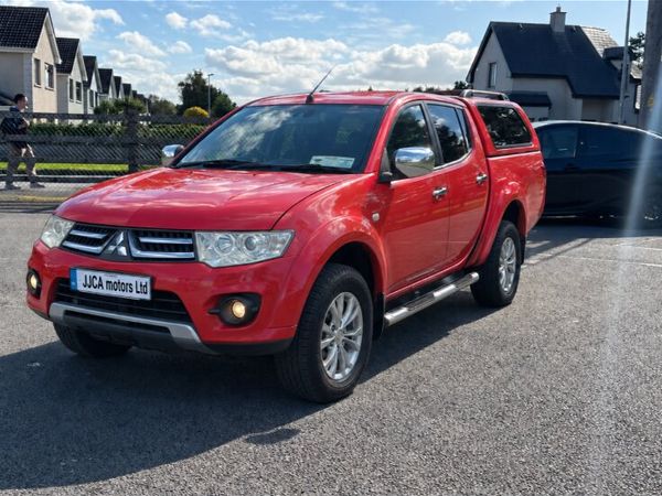 ABSOLUTELY IMMACULATE 2015 2.5 6 SPEED MANUAL - Main image