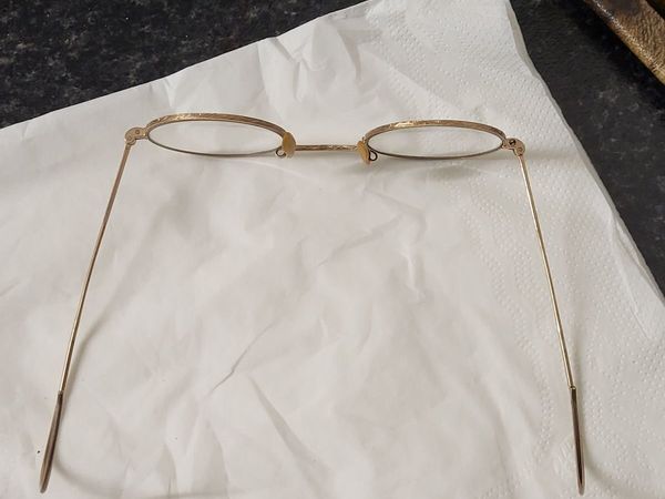 Vintage 1920s Gold Ornate Round Rimmed Eyeglasses - Main image