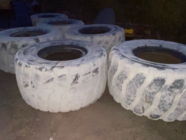 Dumptruck tyres - Main image