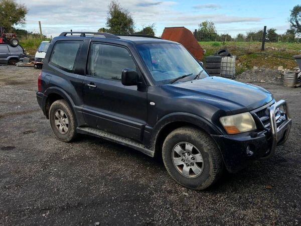 05 mitsubishi pajero - Main image