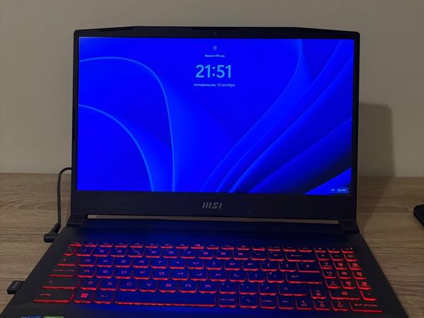 Laptop - Main image