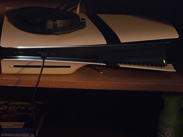 PS5 Pro 3TB bundle - Main image