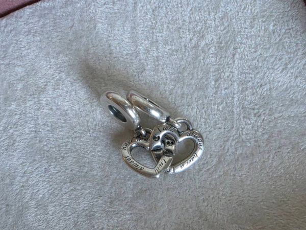 PANDORA LINKED SISTER HEARTS SPLIT DANGLE CHARM - Main image