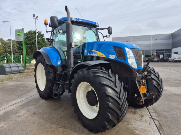 New Holland T7040 2010 - Main image