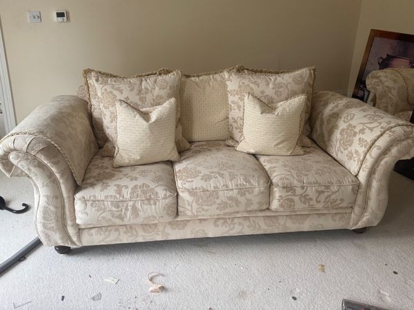 Traditional Sofa large 3 & 2 Seater. - Main image