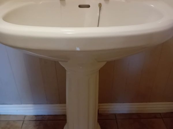 Bathroom sink - Main image