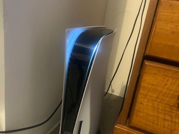 PlayStation 5 Disc Edition - Main image