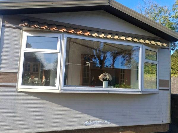 40ft x 14ft Roadmaster Chalet. Winter Packed - Main image
