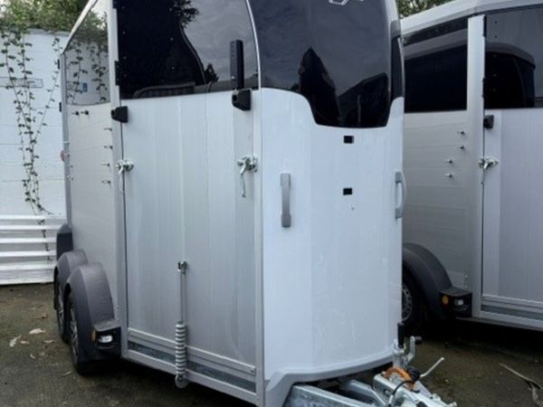 T3054611 New HBX506 Horsebox Ifor Williams xxx - Main image