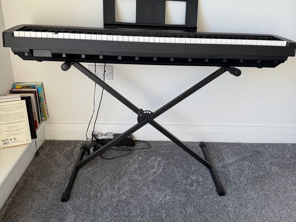 Yamaha P-45B Digital Piano+ Stand - Main image