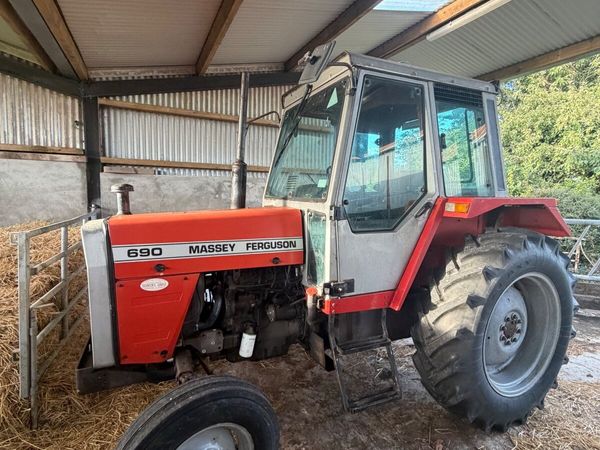 Massey Ferguson 690 - Main image