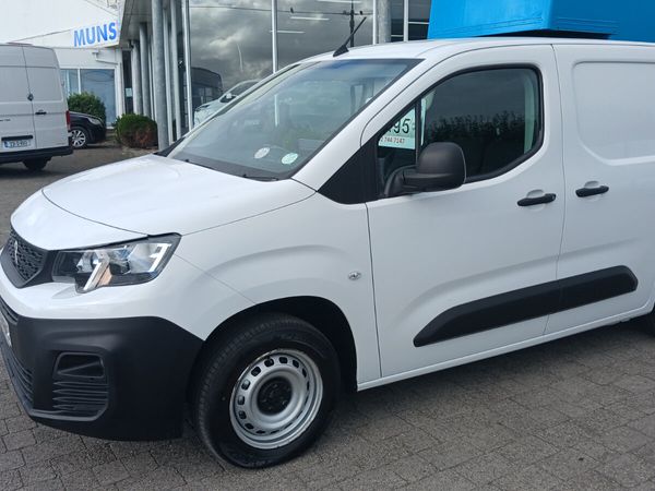 231 PEUGEOT PARTNER HIGH SPEC 100BHP ,A/C, CRUISE - Main image