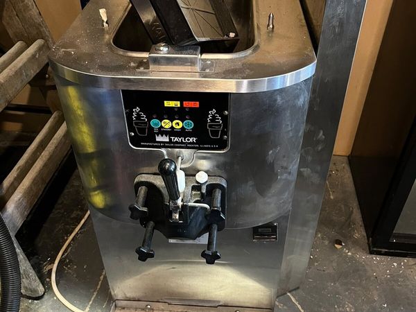 Taylor C707 commercial soft serve ice cream maker - Main image