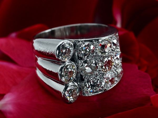 Amazing Art Deco 1930s Platinum 3.1ct Diamond Ring - Main image