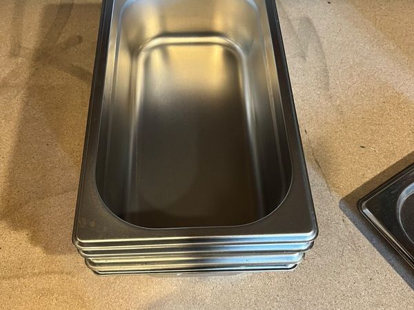 Gastro stainless steel pans and lids - Main image
