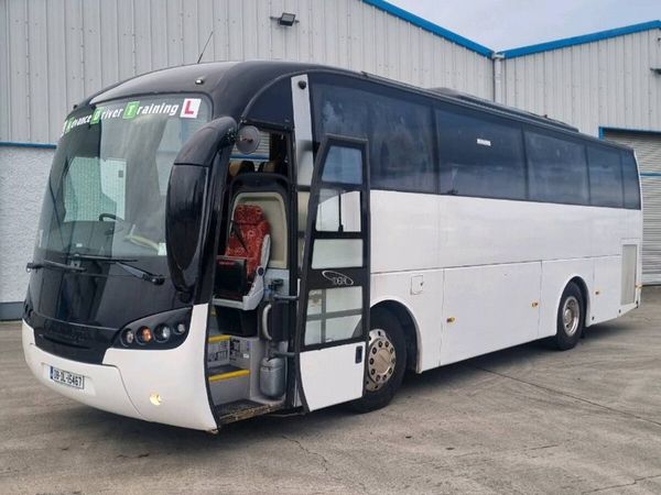Volvo Sunsundegui Midi coach - Main image