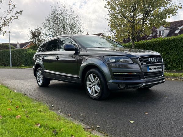 Audi q7 3.0 diesel 5 seater comercial tax doe04/27 - Main image