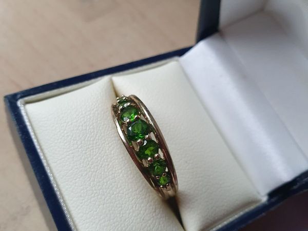 9ct Gold Diopside Ring / Russian Emerald /Elegant - Main image