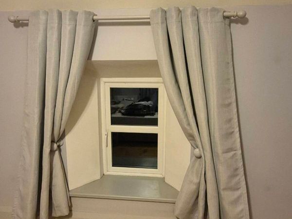 3 sets of curtains - Main image