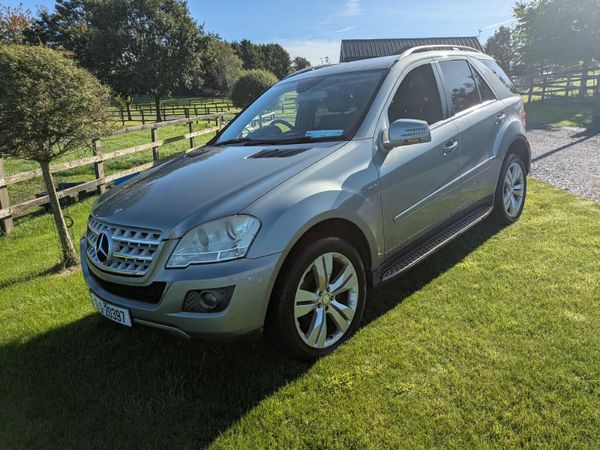 Mercedes-Benz M-Class 2010 - Main image