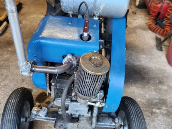 Vintage garden tractor - Main image