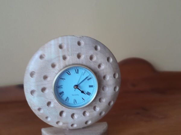 Hand crafted mantle clock - Main image