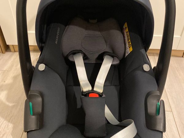 2022 Maxi-Cosi Pebble Car Seat + ISOFix Base - Main image