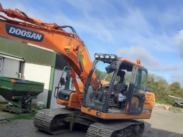 14.8 Tonne DOOSAN Excavator - Main image