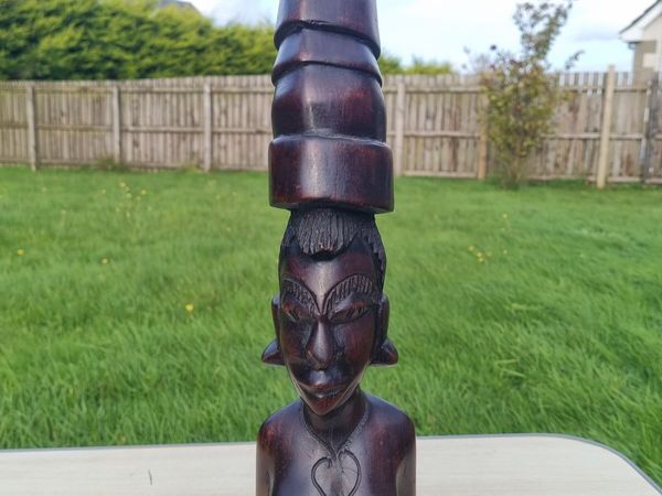 Large traditional African wooden sculpture - Main image
