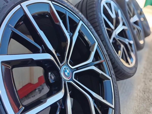 5x112 Genuine BMW 19” 845M Kumho Japan - Main image