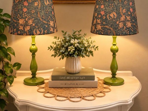 Pair of vintage style lamps - Main image